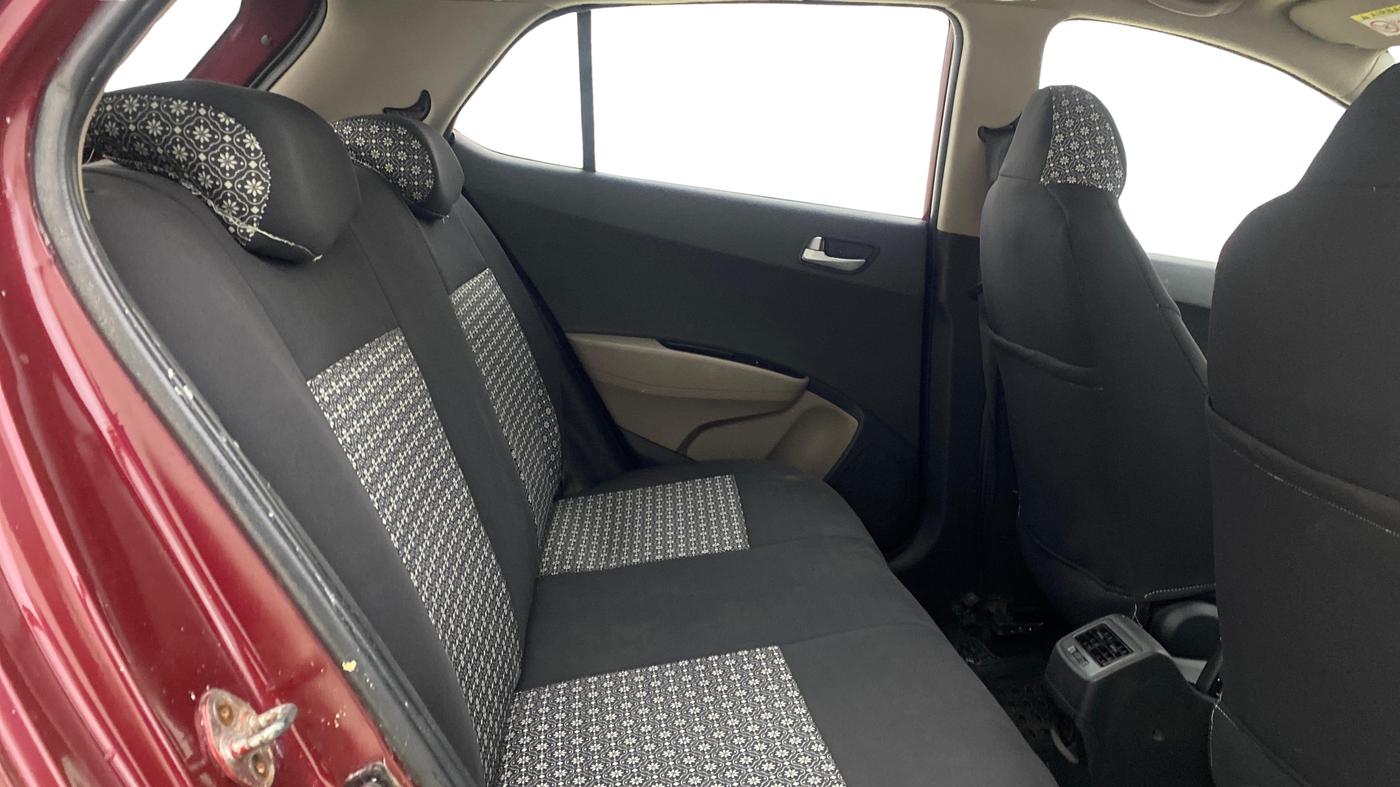 2016 Hyundai Grand i10 ASTA (O) AT 1.2 KAPPA VTVT, CNG, Automatic, 1,17,677 km, Right Side Rear Door Cabin