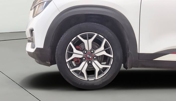 2020 KIA SELTOS GTX PLUS AT 1.5 DIESEL, Diesel, Automatic, 1,04,648 km, Left Front Wheel