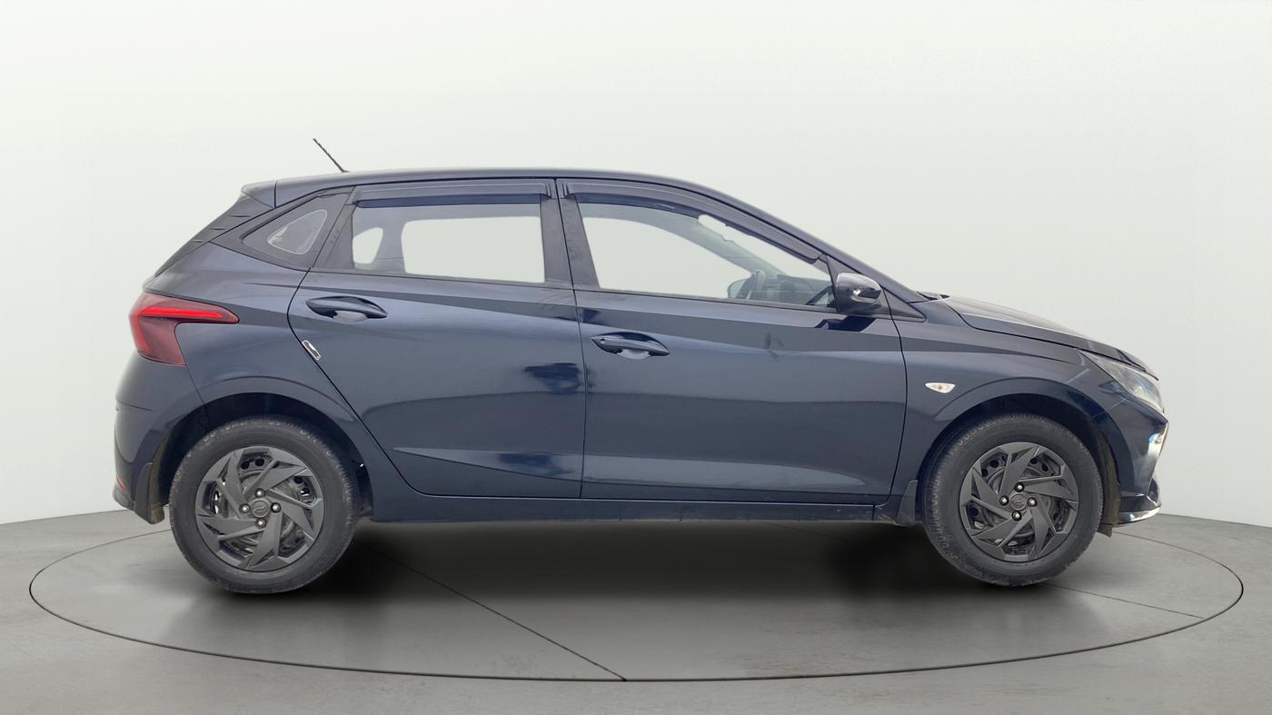 2022 Hyundai NEW I20 MAGNA 1.2 MT, Petrol, Manual, 39,610 km, Right Side View