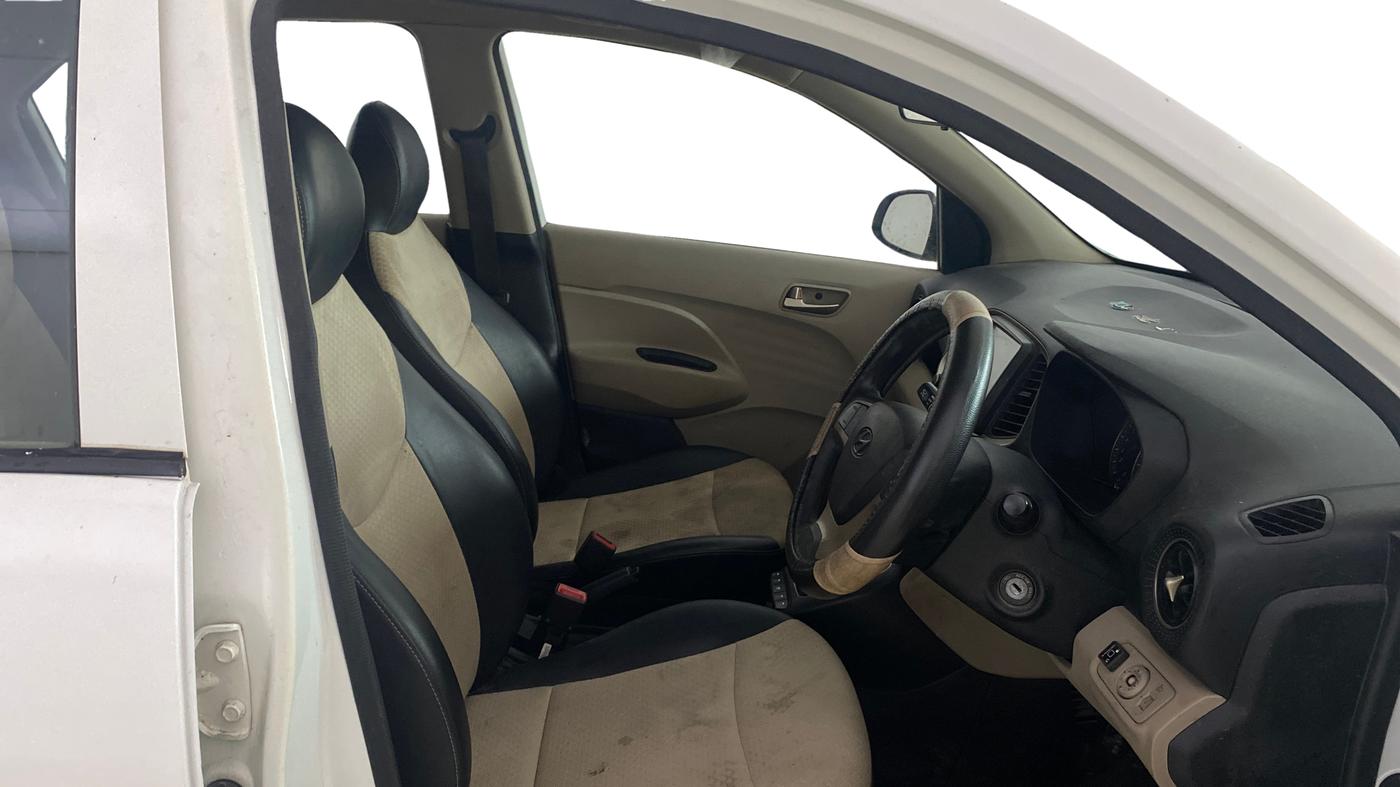 2018 Hyundai NEW SANTRO SPORTZ MT, CNG, Manual, 68,407 km, Right Side Front Door Cabin
