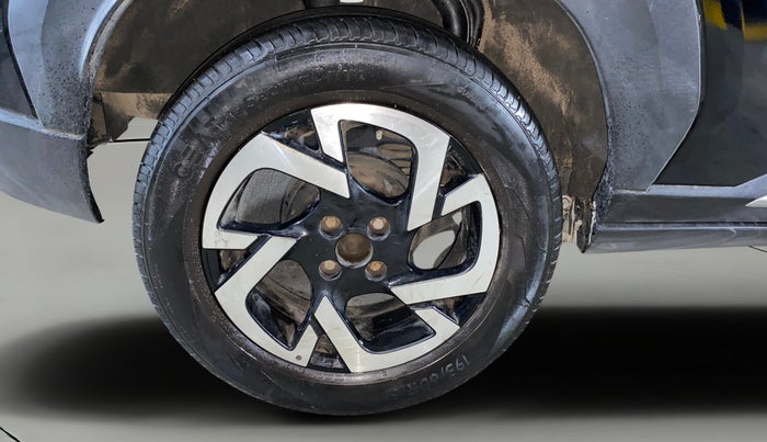 2022 Nissan MAGNITE XV PREMIUM, Petrol, Manual, 10,015 km, Right Rear Wheel