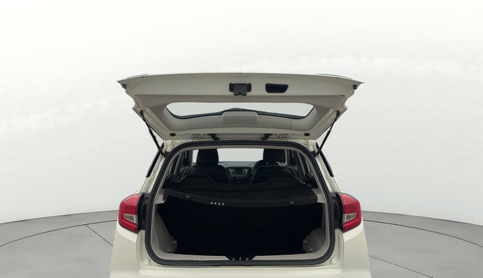 2022 Mahindra XUV300 W6 1.2 PETROL AMT, Petrol, Automatic, 18,956 km, Boot Door Open