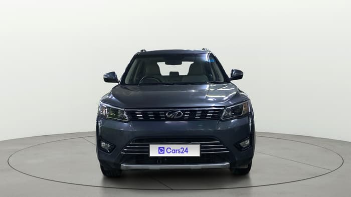 2022 Mahindra XUV300 W8 (O) 1.2 PETROL, Petrol, Manual, 33,989 km, Front