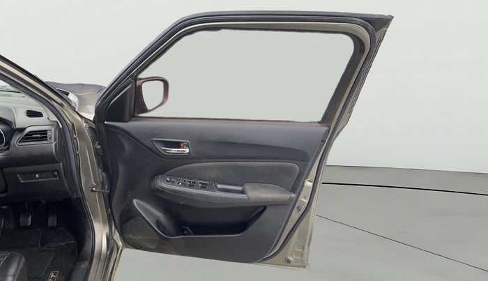 2021 Maruti Swift VXI, Petrol, Manual, 45,523 km, RHS Front Door