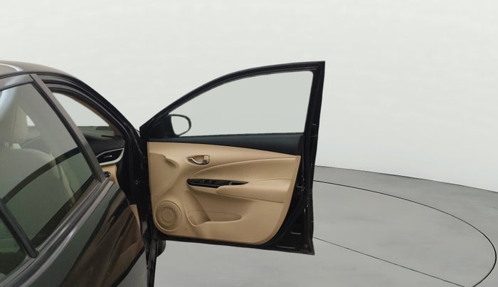 2018 Toyota YARIS VX CVT, Petrol, Automatic, 55,033 km, RHS Front Door