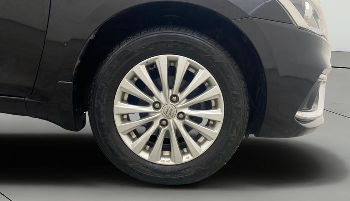 2020 Maruti Ciaz DELTA AT 1.5 SHVS PETROL, Petrol, Automatic, 1,38,064 km, Right Front Wheel