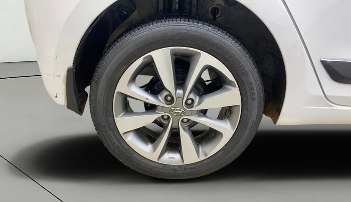 2017 Hyundai Elite i20 ASTA 1.2, Petrol, Manual, 1,03,531 km, Right Rear Wheel