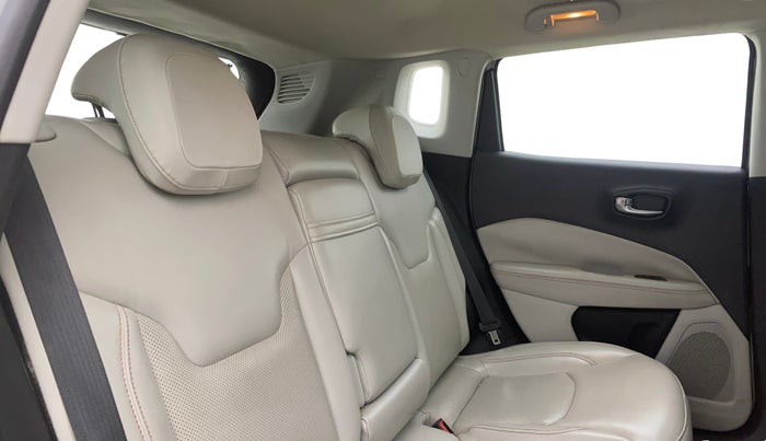 2017 Jeep Compass LIMITED (O) 2.0 DIESEL 4X4, Diesel, Manual, 72,840 km, Right Side Rear Door Cabin