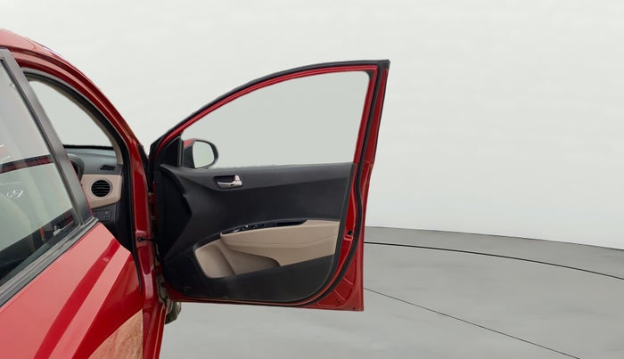 2015 Hyundai Xcent S 1.2, Petrol, Manual, 57,648 km, RHS Front Door