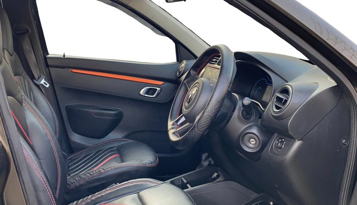 2021 Renault Kwid CLIMBER 1.0 AMT (O), Petrol, Automatic, 20,408 km, Right Side Front Door Cabin