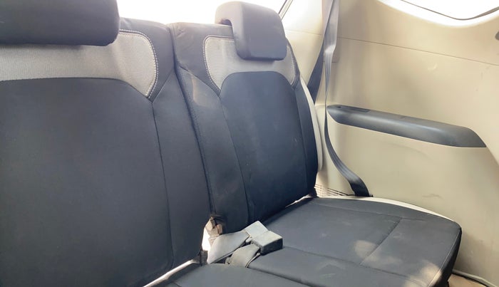 2020 Renault TRIBER RXT, Petrol, Manual, 61,393 km, Third Seat Row ( optional )