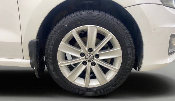 2016 Volkswagen Vento HIGHLINE DIESEL 1.5, Diesel, Manual, 1,19,043 km, Right Front Wheel