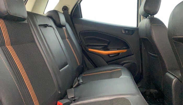 2020 Ford Ecosport TITANIUM 1.5L SPORTS(SUNROOF) DIESEL, Diesel, Manual, 1,26,599 km, Right Side Rear Door Cabin