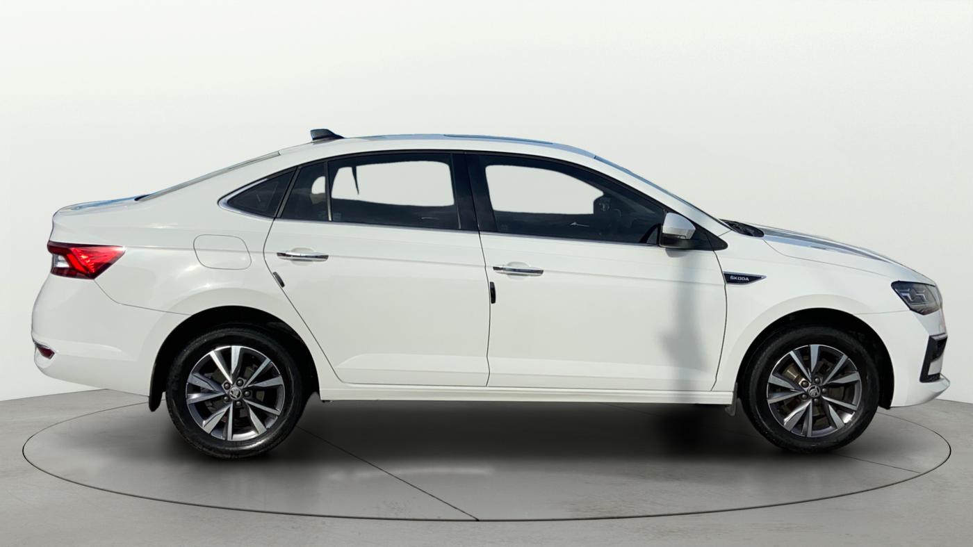 2023 Skoda SLAVIA STYLE 1.0L TSI AT, Petrol, Automatic, 40,673 km, Right Side View