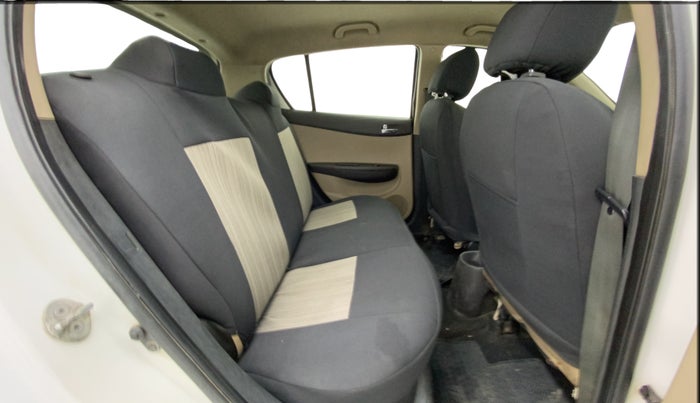 2012 Hyundai i20 MAGNA 1.2, Petrol, Manual, 90,411 km, Right Side Rear Door Cabin