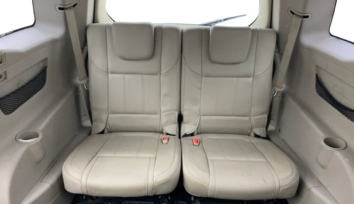 2017 Mahindra XUV500 W10, Diesel, Manual, 83,342 km, Third Seat Row ( optional )