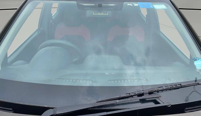 2018 Renault Kwid RXL, Petrol, Manual, 72,719 km, Front Windshield