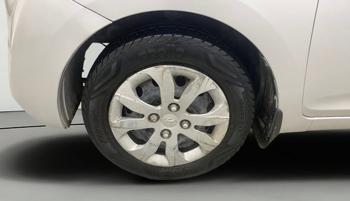 2017 Hyundai Eon SPORTZ, Petrol, Manual, 45,834 km, Left Front Wheel