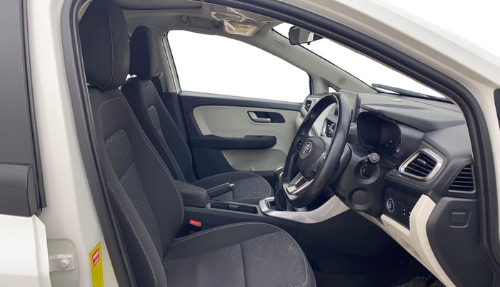 2023 Tata ALTROZ XZ PLUS SUNROOF CNG, CNG, Manual, 41,807 km, Right Side Front Door Cabin