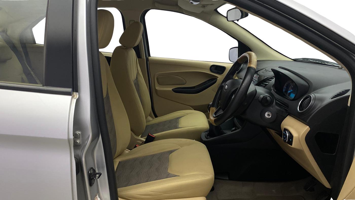 2016 Ford Figo Aspire TITANIUM 1.2 PETROL, Petrol, Manual, 91,653 km, Right Side Front Door Cabin