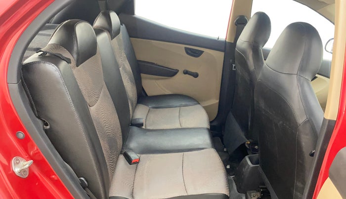 2015 Hyundai Eon MAGNA +, Petrol, Manual, 95,923 km, Right Side Rear Door Cabin