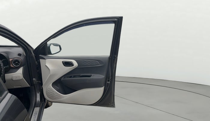 2022 Hyundai AURA S 1.2 CNG, CNG, Manual, 63,952 km, RHS Front Door