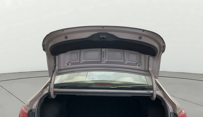 2017 Hyundai Verna 1.6 VTVT SX, Petrol, Manual, 73,291 km, Boot Door Open