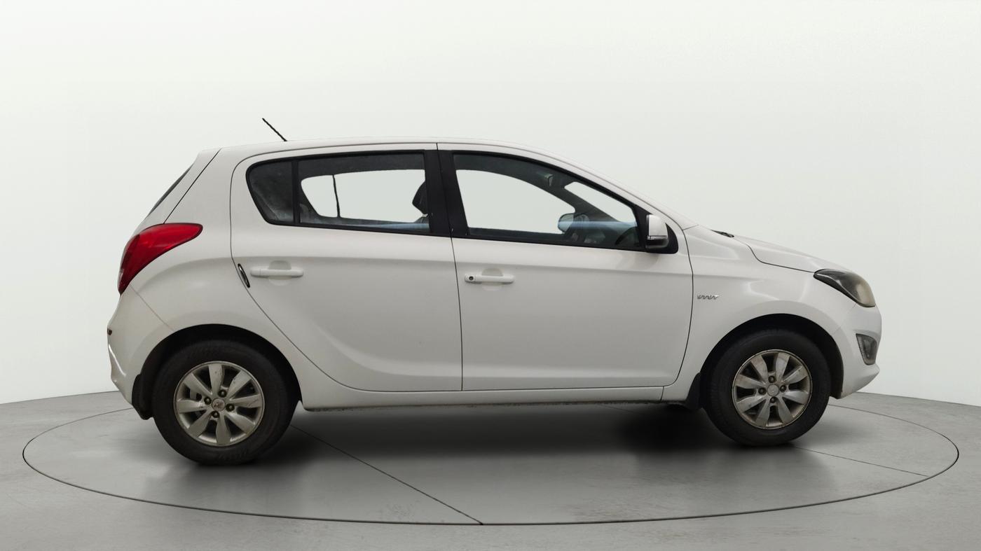 2013 Hyundai i20 SPORTZ 1.2, CNG, Manual, 95,821 km, Right Side View