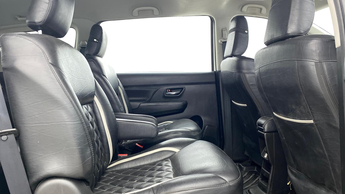 2022 Maruti XL6 ZETA MT, Petrol, Manual, 45,498 km, Right Side Rear Door Cabin