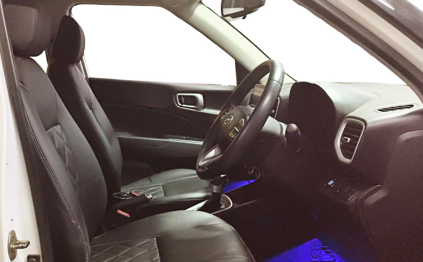 2019 Hyundai VENUE SX PLUS 1.0 TURBO DCT, Petrol, Automatic, 83,082 km, Right Side Front Door Cabin