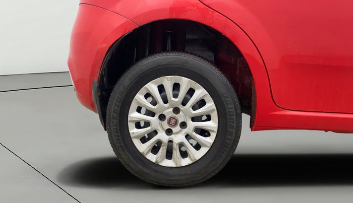 2015 Fiat Punto EVO DYNAMIC 1.2, Petrol, Manual, 1,00,877 km, Right Rear Wheel