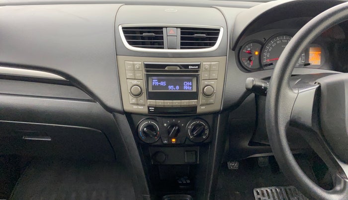 2017 Maruti Swift LXI (O), Petrol, Manual, 68,124 km, Air Conditioner