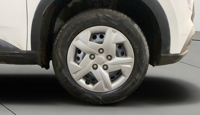 2021 Hyundai VENUE S 1.2, Petrol, Manual, 90,532 km, Right Front Wheel