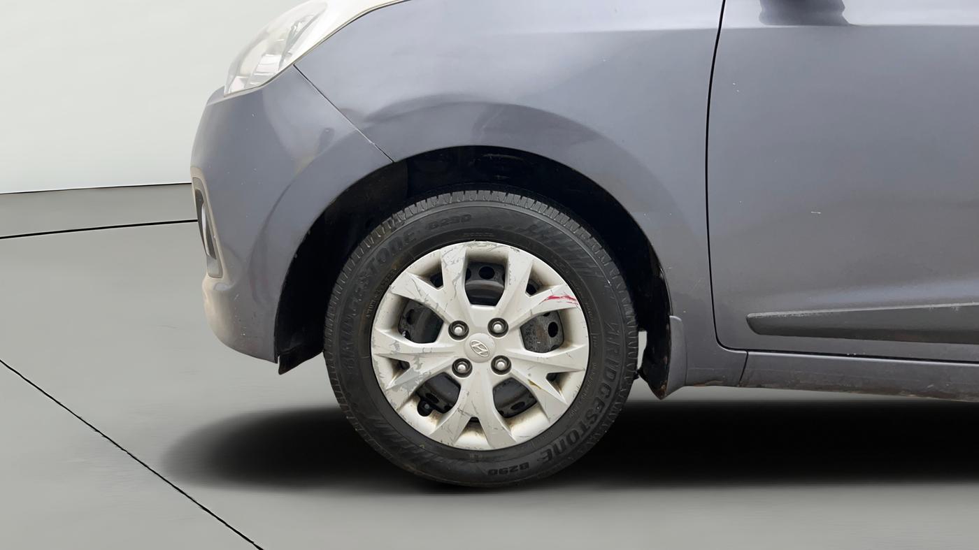 2015 Hyundai Grand i10 SPORTZ 1.2 KAPPA VTVT, Petrol, Manual, 2,000 km, Left Front Wheel