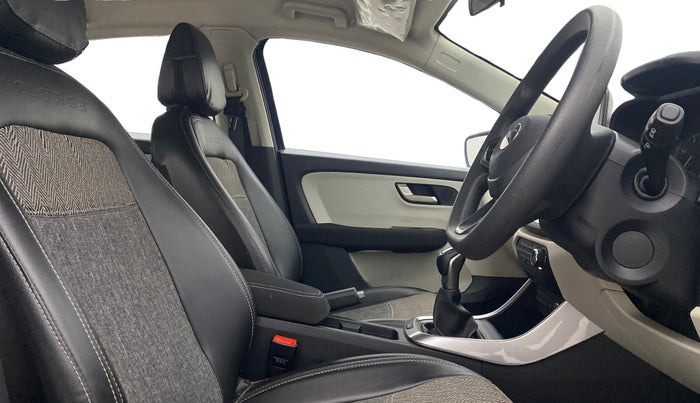 2024 Tata ALTROZ XZ PETROL, Petrol, Manual, 11,792 km, Right Side Front Door Cabin