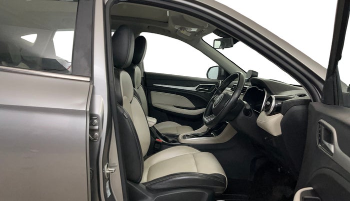 2022 MG ASTOR SAVVY 1.5 CVT, Petrol, Automatic, 34,679 km, Right Side Front Door Cabin