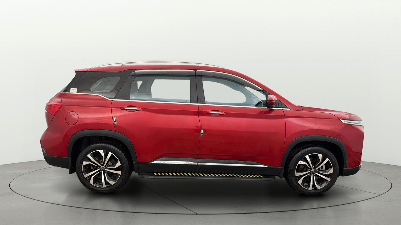 2023 MG HECTOR PLUS SAVVY PRO 1.5 TURBO CVT 6 STR, Petrol, Automatic, 15,647 km, Right Side View