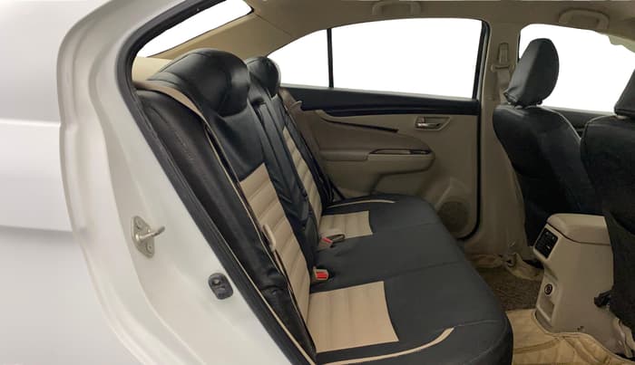 2016 Maruti Ciaz VDI+ SHVS, Diesel, Manual, 79,947 km, Right Side Rear Door Cabin