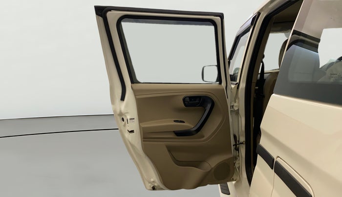 2024 Mahindra BOLERO NEO N 4, Diesel, Manual, 13,269 km, LHS Rear Door