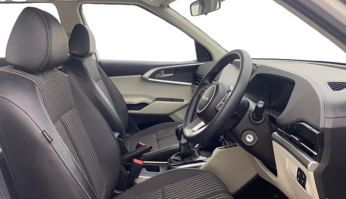 2023 KIA CARENS PRESTIGE 1.5 PETROL 7 STR, Petrol, Manual, 40,834 km, Right Side Front Door Cabin