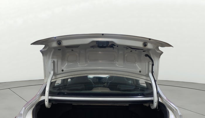 2016 Hyundai Xcent SX 1.2 (O), Petrol, Manual, 61,053 km, Boot Door Open