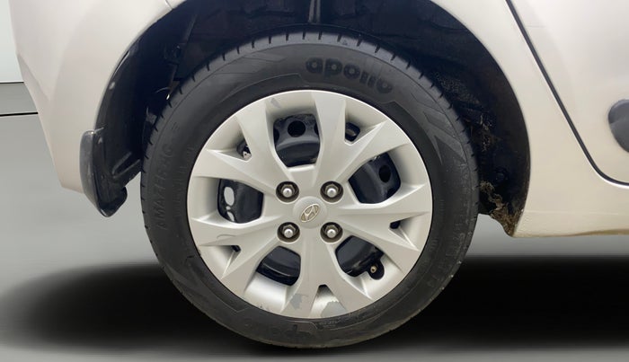 2016 Hyundai Grand i10 SPORTZ 1.2 KAPPA VTVT, Petrol, Manual, 63,843 km, Right Rear Wheel