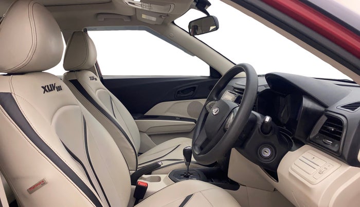 2021 Mahindra XUV300 W6 1.2 PETROL AMT, Petrol, Automatic, 47,970 km, Right Side Front Door Cabin