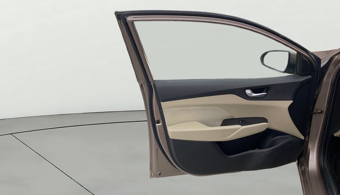 2017 Hyundai Verna 1.6 VTVT SX, Petrol, Manual, 59,816 km, LHS Front Door