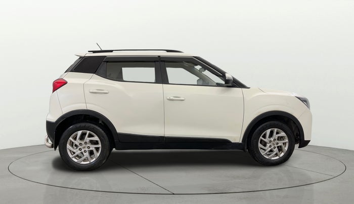 2022 Mahindra XUV300 W8 1.2 PETROL, Petrol, Manual, 45,817 km, Right Side View