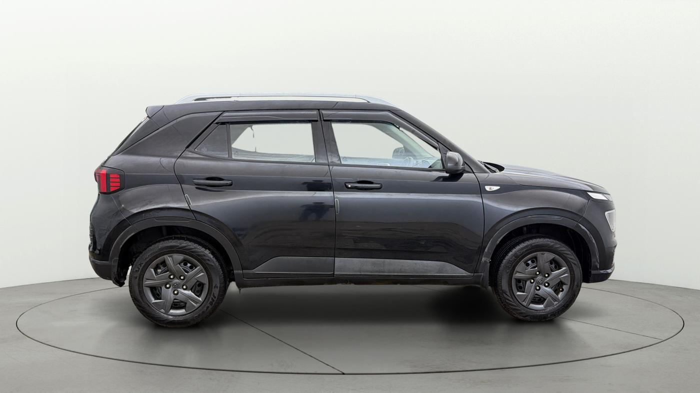 2024 Hyundai VENUE S 1.2, Petrol, Manual, 73,858 km, Right Side View