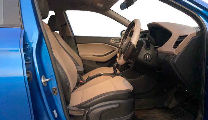 2017 Hyundai Elite i20 SPORTZ 1.2, Petrol, Manual, 36,068 km, Right Side Front Door Cabin