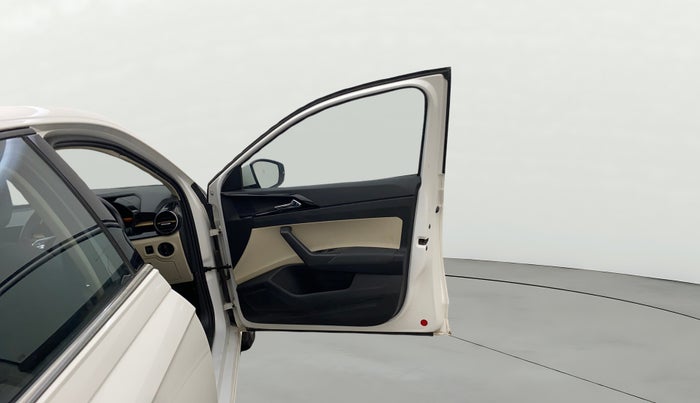 2022 Skoda SLAVIA STYLE 1.0L TSI MT, Petrol, Manual, 27,130 km, RHS Front Door