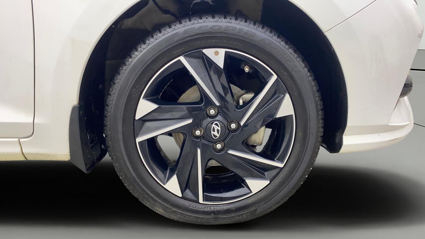 2022 Hyundai Verna SX (O)1.5 MPi, Petrol, Manual, 28,878 km, Right Front Wheel