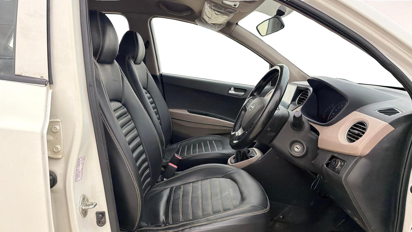 2018 Hyundai Grand i10 SPORTZ 1.2 KAPPA VTVT, CNG, Manual, 89,037 km, Right Side Front Door Cabin